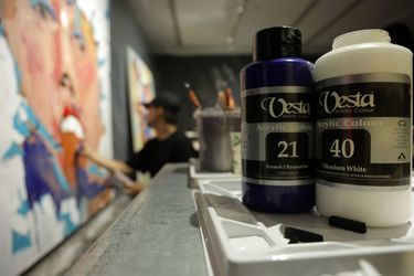 Live Painting Performance at Saless Gallery in Tehran with Vesta Color Support