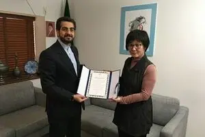 Japanese Persian calligrapher Hisako Tsunoda honored by Iranian association