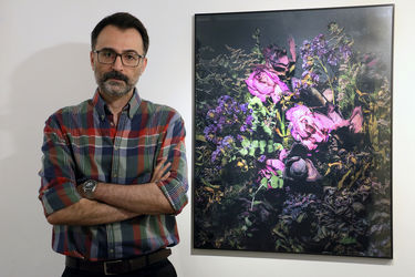 “Crowding” at Mojdeh Art Gallery featuring 15 artists 