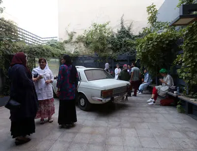 ببینید: آثاری که دو زن هنرمند اتریشی و هندی در ایران خلق کردند