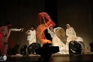 ۵۰ دقیقه دیالوگ خارجی بدون ترجمه و بالا نویس در تئاتر فجر/ اما یک شاهکار بازیگری از ارمنستان