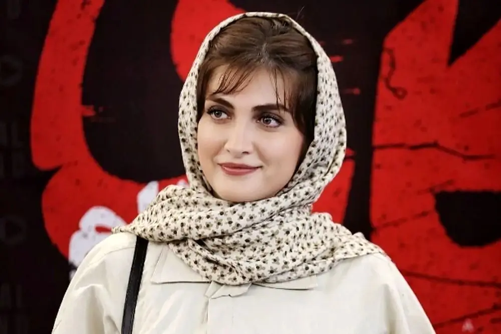 الناز ملک کیست؟‌ / بیوگرافی الناز ملک بازیگر سریال زخم کاری و سقوط 