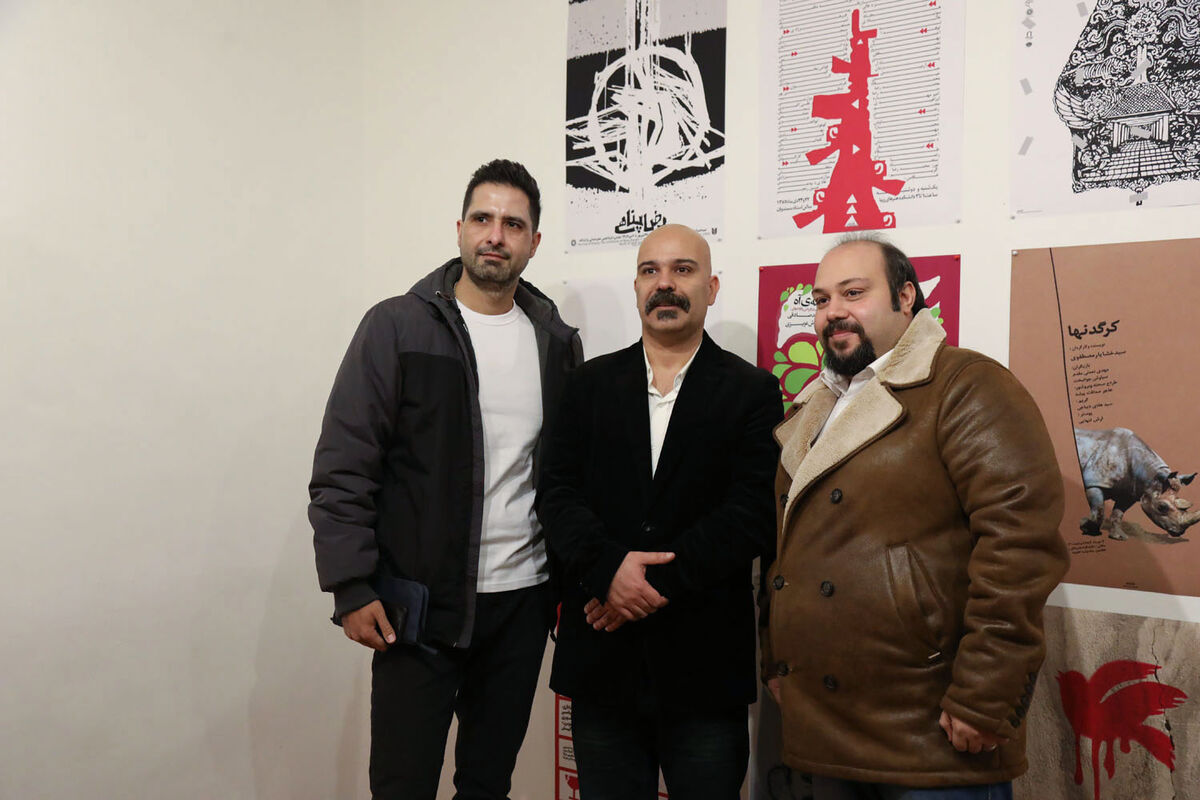 نمایشگاه پوستر آرش تنهایی با نام علیه فراموشی در گالری دنا 
