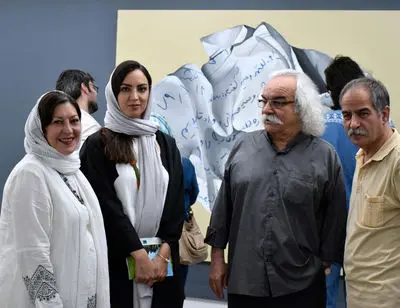نمایشگاهی که با حضور صابر ابر، رحمانیان، فروتن، همایون ارشادی و درمبخش افتتاح شد/گزارش تصویری ایران‌آرت از «پس از یک شب طولانی»