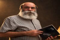انتشار کتاب عکاسی بدون دوربین سعید فلاح فر/ یادداشت کیوان کهریزی مدیر نشر آوینه
