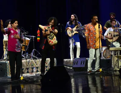 ببینید: کری خوانی فوتبالی با نی انبان برای اسپانیایی ها