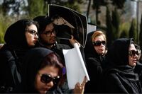 گزارش تصویری بدرقه افشین یداللهی/چشم بارانی ستاره ها
