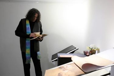 عظیم مرکباتچی با کانسپت کوراب در گالری مژده