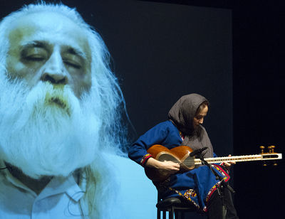 سومین جشن نیاورانی‌ها برای مرد خاطره‌های تار/دوربین ایران‌آرت در مراسم هفتادویک‌سالگی محمدرضا لطفی