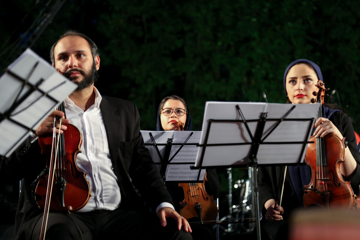 کنسرت پرواز همای به رهبری انریکو جرولا در فضای باز کاخ موزه نیاوران