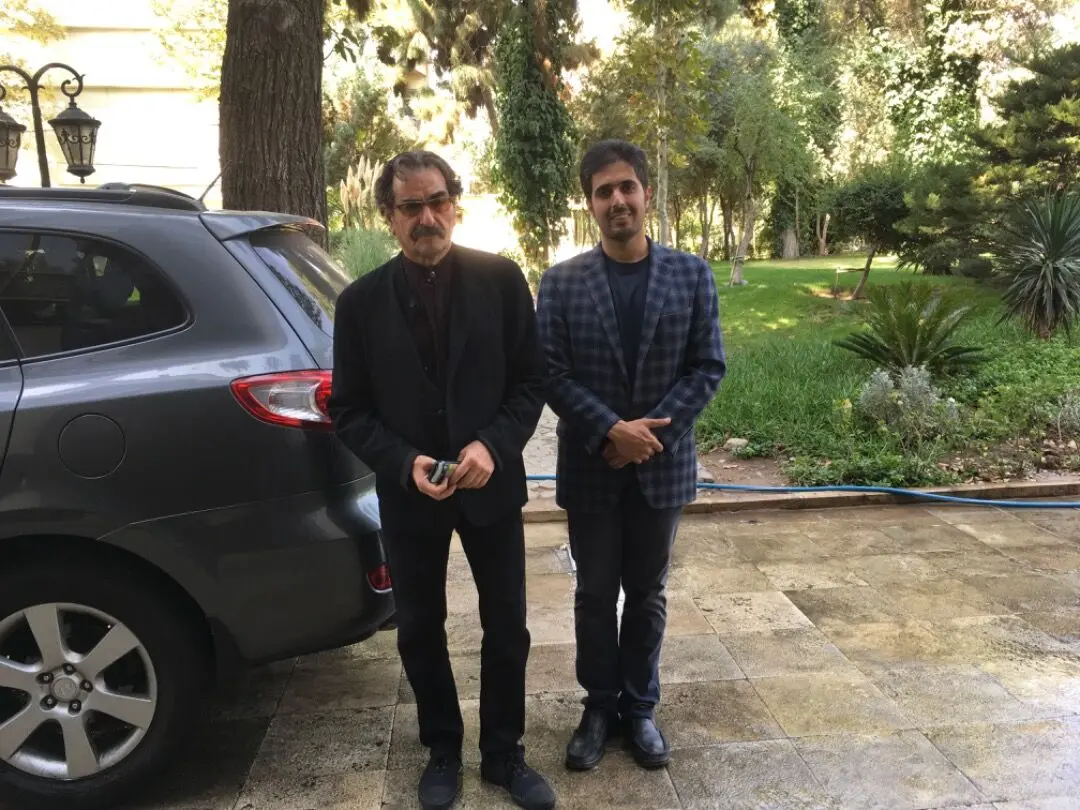 ویدئو بی انتهاتر از عشق با شعر افشین یداللهی و صدای شهرام ناظری در جایزه آینه دار دوران