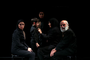 اجرای نمایش "سانتی متر" در سالن استاد انتظامی - خانه هنرمندان