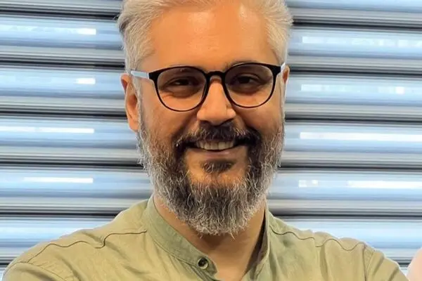 Erfan Abdolah zadeh: Art over oil