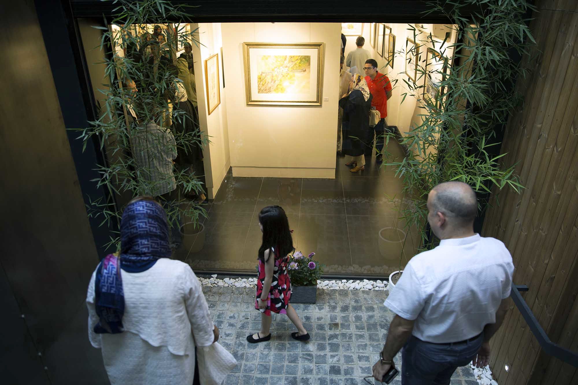 از نقاشی‌های آبرنگ بزرگان هنر تا هیولایی نهفته در طبیعت / گالری گردی ایران آرت در چهار نمایشگاه