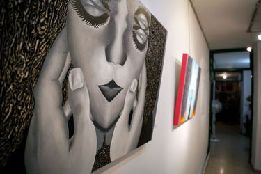 نمایشگاه نقاشی‌های شقایق ماندگار در گالری هفت ثمر