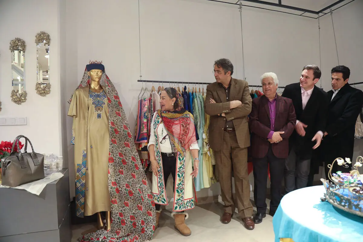رونمایی از لباس ملکه برونئی با طراحی مهلا زمانی