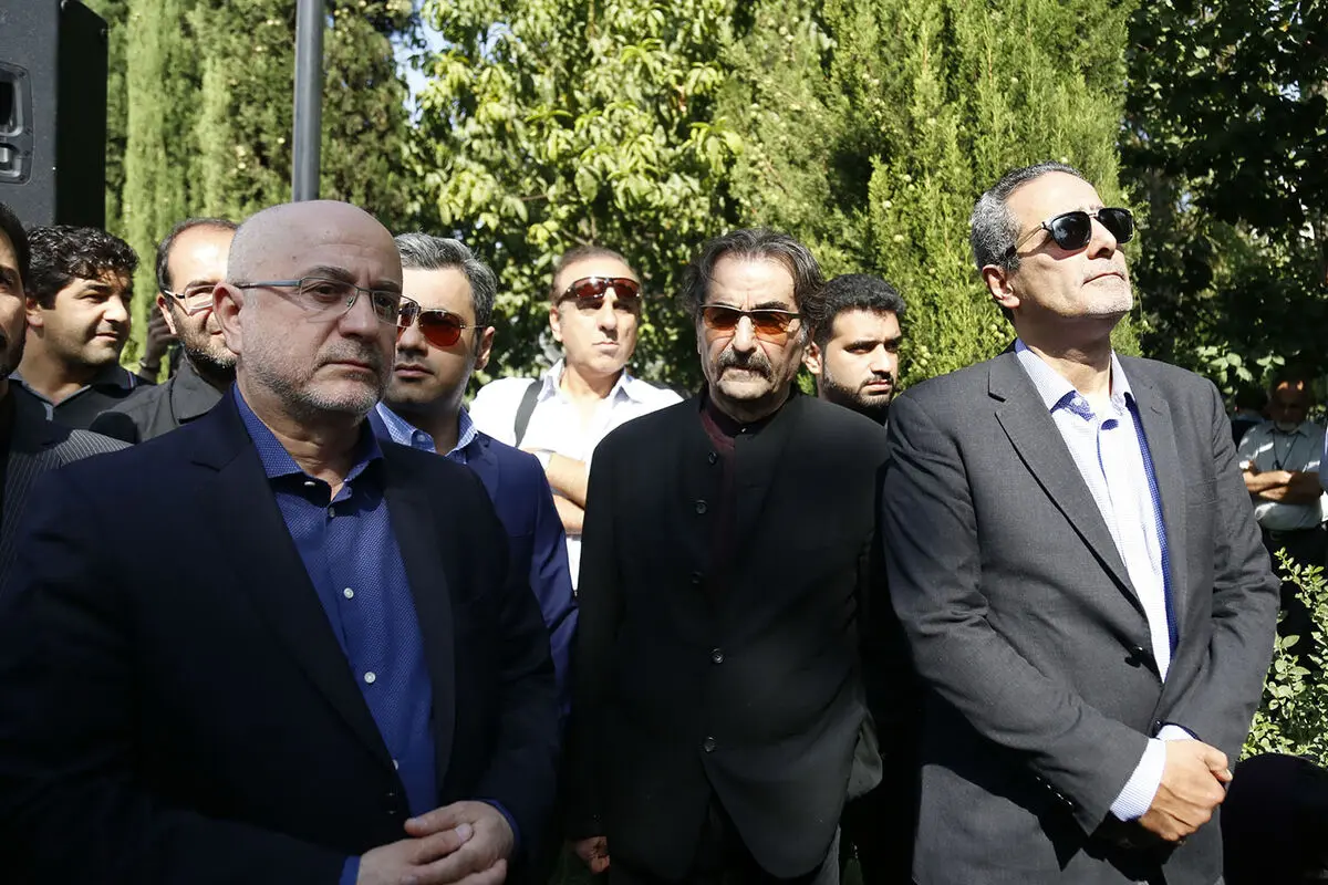 مراسم تشییع پیکر زنده‌یاد نادر گلچین در تالار وحدت
