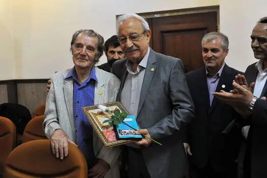 تجلیل از هنرمندان پیشکسوت متولد فروردین ماه