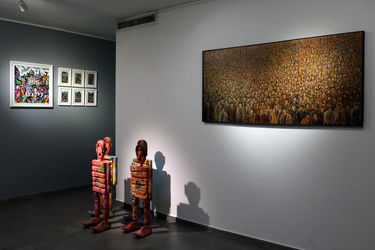 “Crowding” at Mojdeh Art Gallery featuring 15 artists 