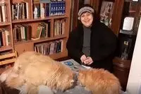 ببینید: رابطه صمیمانه شهره لرستانی با گربه‌هایش
