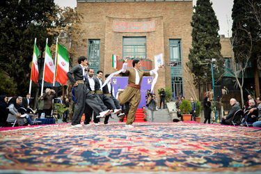 مراسم هفته درختکاری با حضور اصحاب فرهنگ، هنر و رسانه در خانه هنرمندان تهران