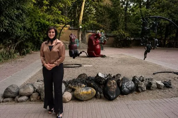 Zohreh Mehraban Curates "Unto Human" at Bagh-e Sizdah Chenar
Tehran's Maad Gallery Draws Strong Public Response with Its Eighth Exhibition
