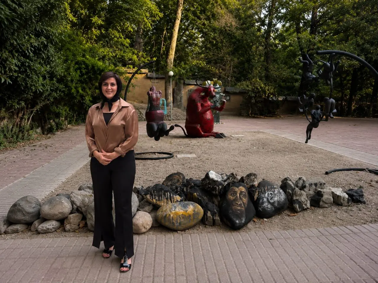 Zohreh Mehraban Curates "Unto Human" at Bagh-e Sizdah Chenar
Tehran's Maad Gallery Draws Strong Public Response with Its Eighth Exhibition