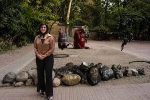 Zohreh Mehraban Curates "Unto Human" at Bagh-e Sizdah Chenar
Tehran's Maad Gallery Draws Strong Public Response with Its Eighth Exhibition