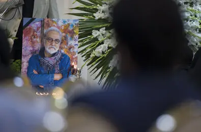ببینید: مراسم ختم نادر افشاری با حضور هنرمندان