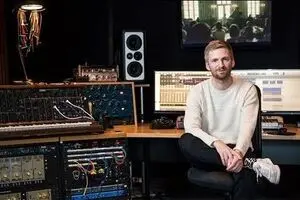 Olafur Arnalds to give concert in Tehran