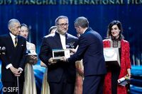 رضا میرکریمی زردآلوی طلایی می‌دهد!