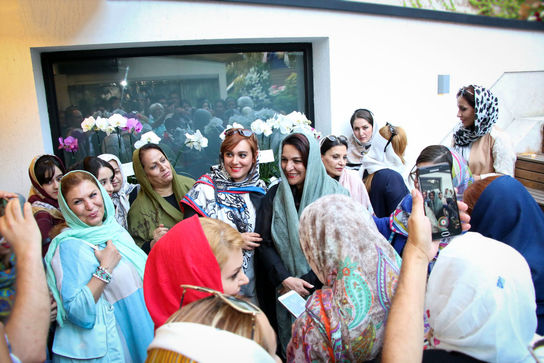 نمایشگاه نقاشی تهمینه میلانی در گالری ایوان