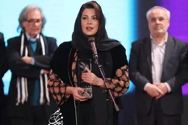 ببینید: طناز طباطبایی و دیگر برندگان سیمرغ