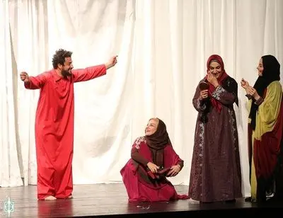 عکس ها از گزیده اجراهای سومین روز جشنواره بین المللی تئاتر فجر