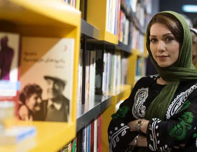 از شهرزاد تا بازیگر ناخدا خورشید در افتتاحیه کافه کتاب کربن/ عطر دلنشین کاغذ و کاپوچینو