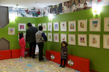 نمایشگاه نقاشی های سوسن قائم مقامی در شهر کتاب مرکزی