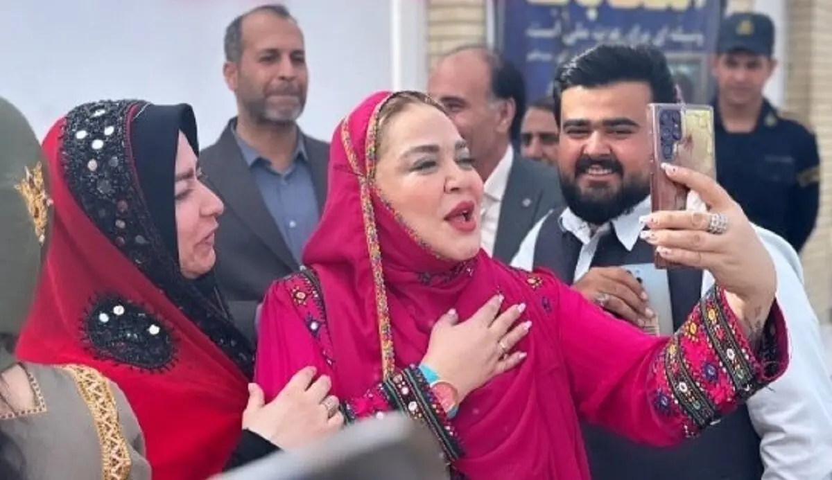 بهاره رهنما زندانیان را آزاد کرد/ فیلم