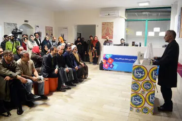 رونمایی از کتاب حمیدرضا آذرنگ در تماشاخانه پالیز