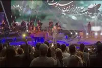 در ستایش همخوانی 300 هزار نفر با خواننده محبوب این روزها / فیلم