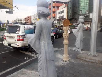 مردان هخامنشی و سفره هفت سین در میدان هفت تیر تهران