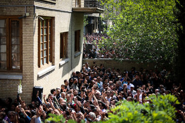 تشییع پیکر ناصر ملک مطیعی در خانه سینما