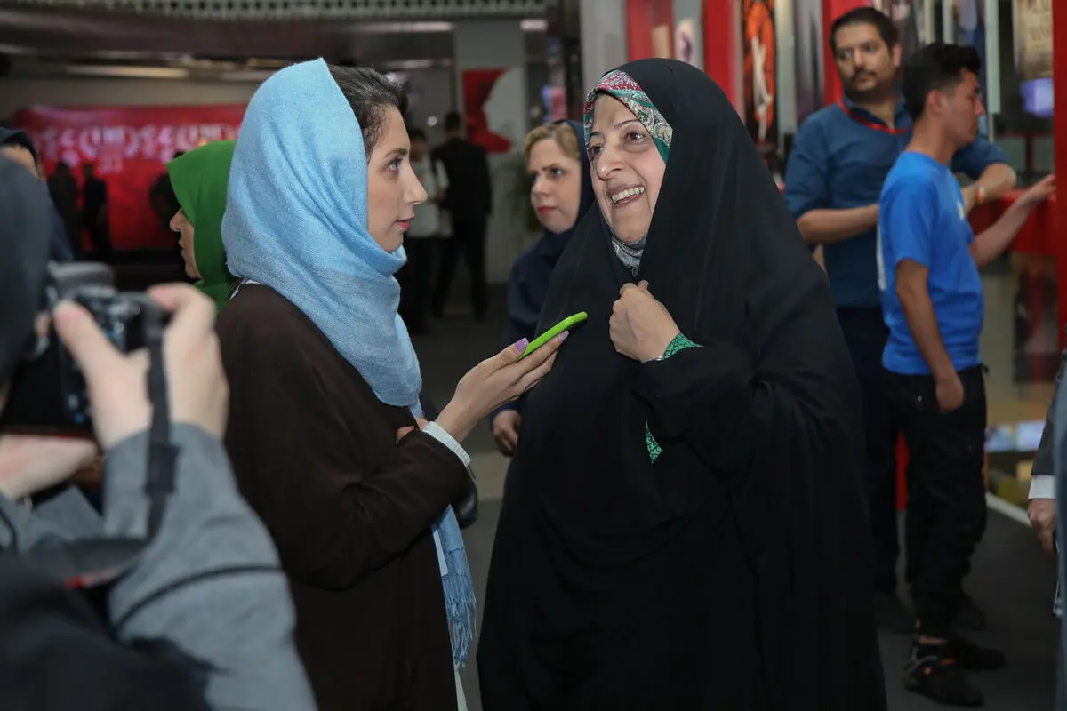 سومین روز سی و هفتمین جشنواره جهانی فیلم فجر در پردیس چارسو