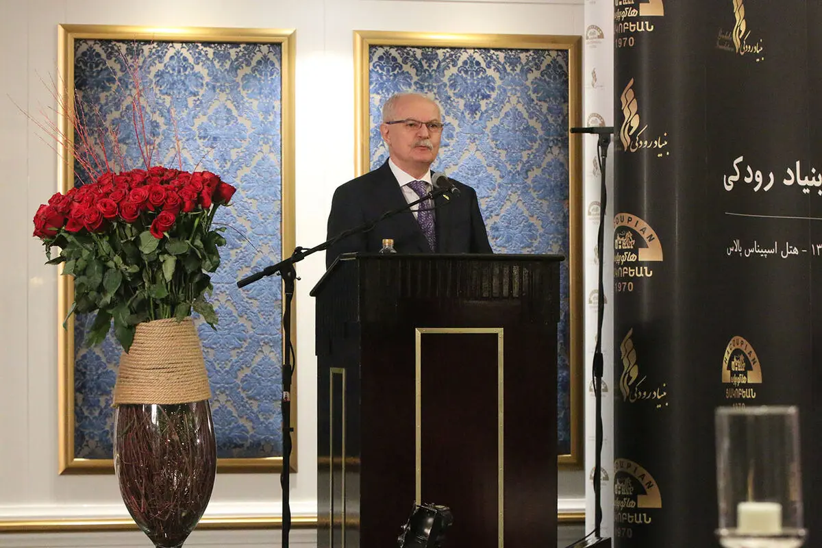 رونمایی از لباس‌های ارکستر ملی ایران و ارکستر سمفونیک تهران در جام جهانی در هتل اسپیناس پالاس