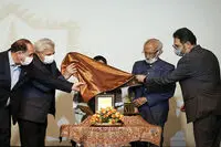 Plaque of Iran’s Living Human Treasure handed to calligrapher Amirkhani