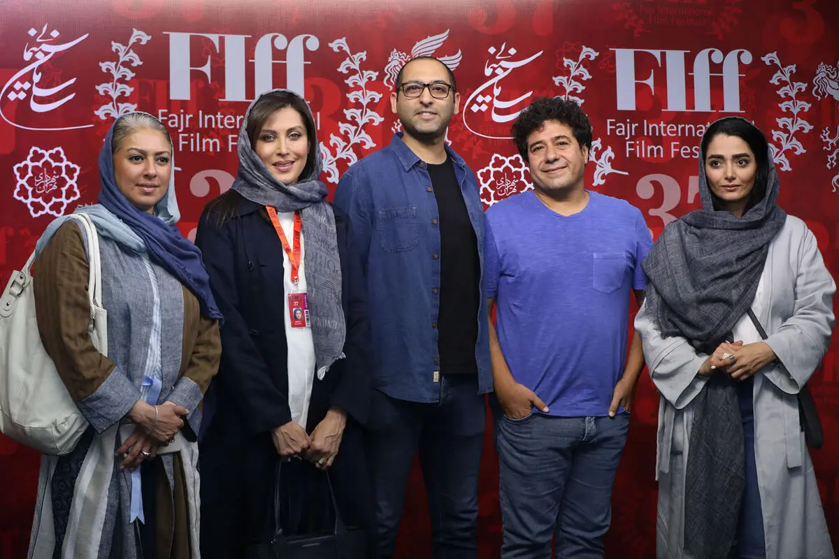 دومین روز سی و هفتمین جشنواره جهانی فیلم فجر در پردیس چارسو