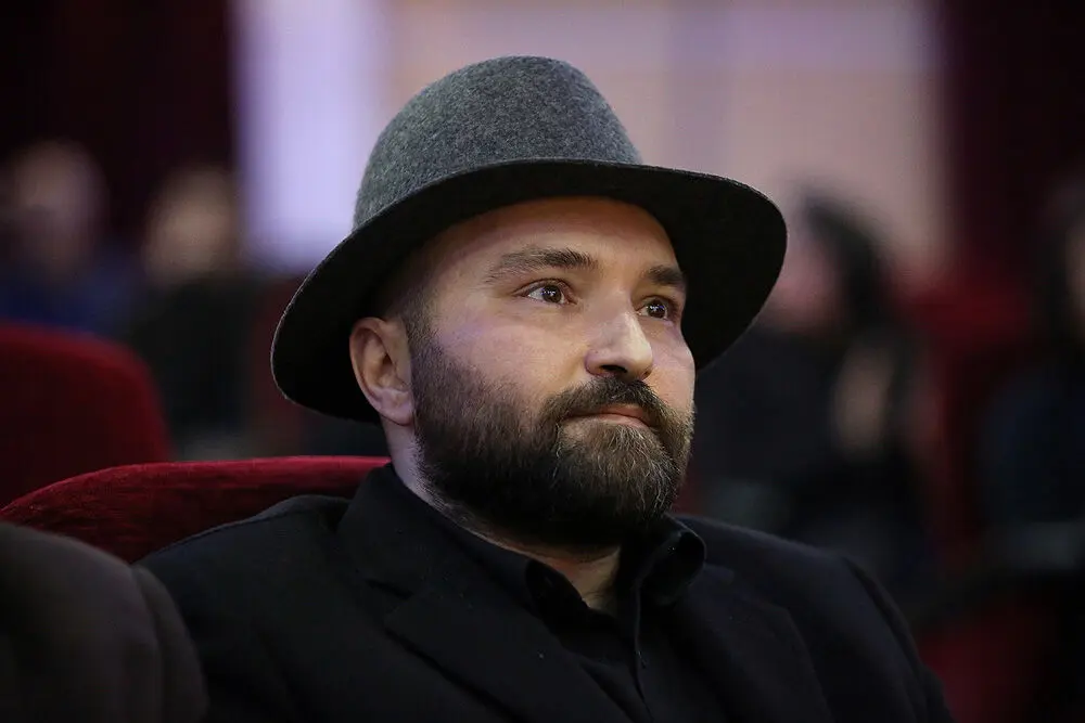 اکران و پنل تحلیل فیلم 
