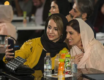 ببینید: سلفی شبنم قلی‌خانی و مائده طهماسبی تا نگاه مات سارا بهرامی