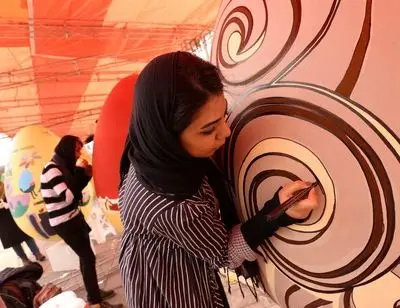 تلاش هنرمندانه زیباسازان شهر برای استقبال از بهار-3