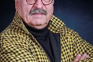 Television has forgotten teleplays ,Director Hadi Marznan said.