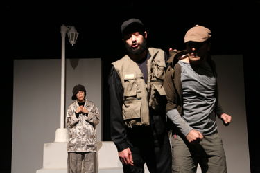 اجرای نمایش "آندورای تئاتر اشتباهات" در تئاتر باران